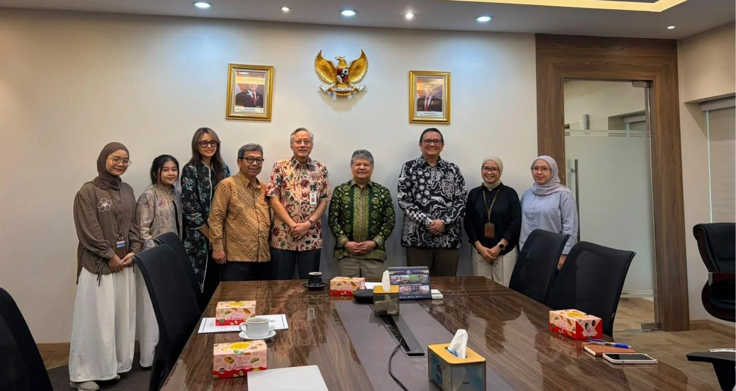 Foto Bersama Delegasi Sekretariat Satgas Sawit Nasional rangka pembentukan tim Bersama dan optimalisasi Peremajaan Sawit Rakyat